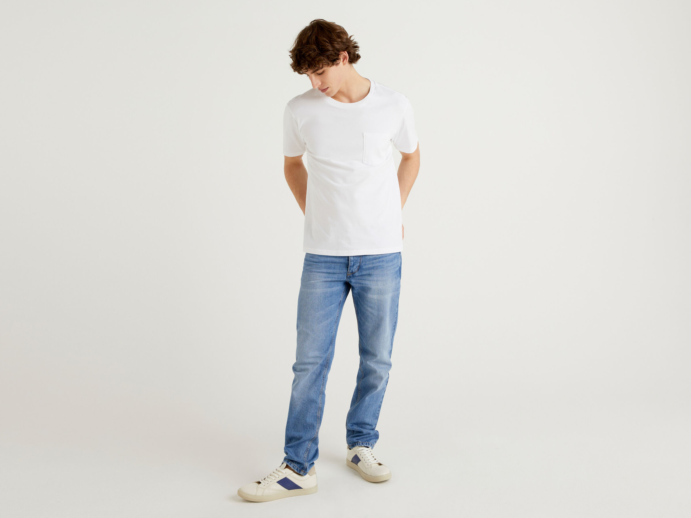 Straight leg 100% cotton jeans image number 3