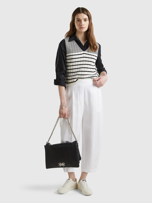 Cropped trousers with pleats Women