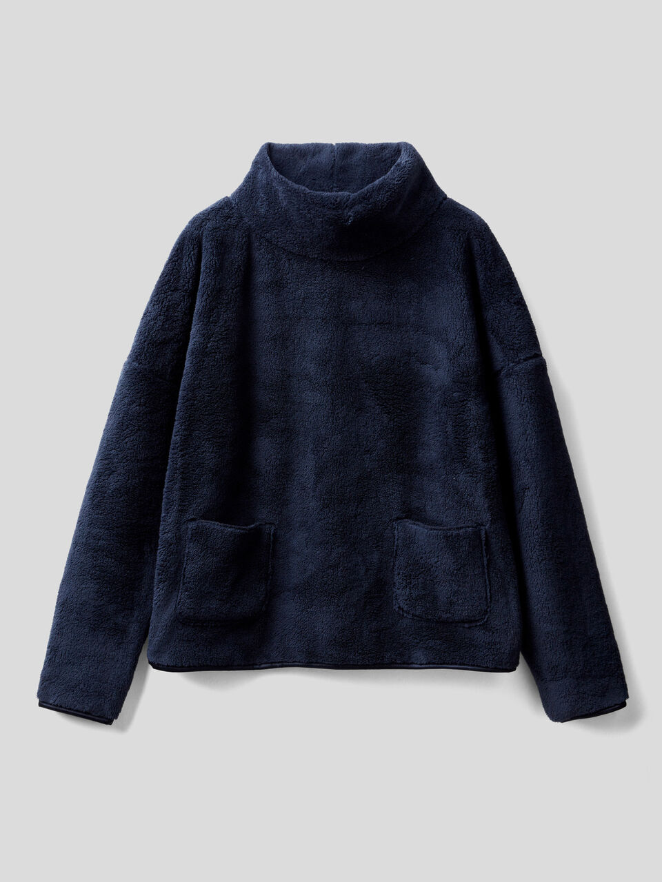 Sweater in synthetic fur with pockets image number 1