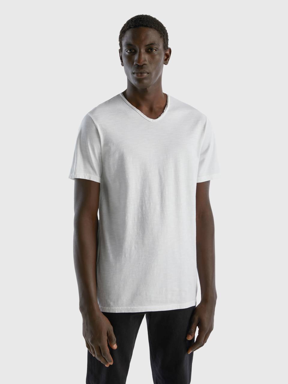 White v neck t shop shirt mens